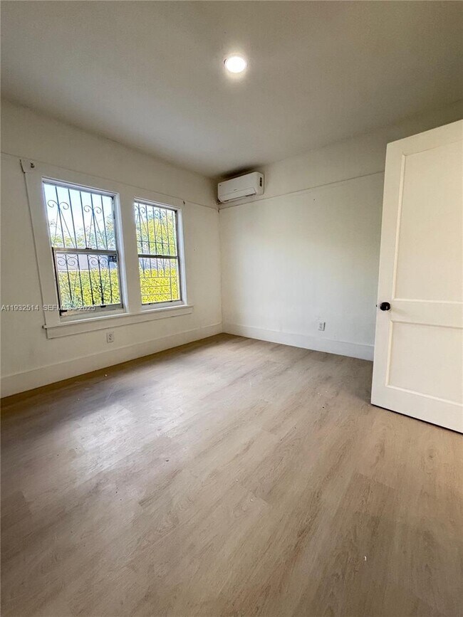 Building Photo - 2035 NW 26th St