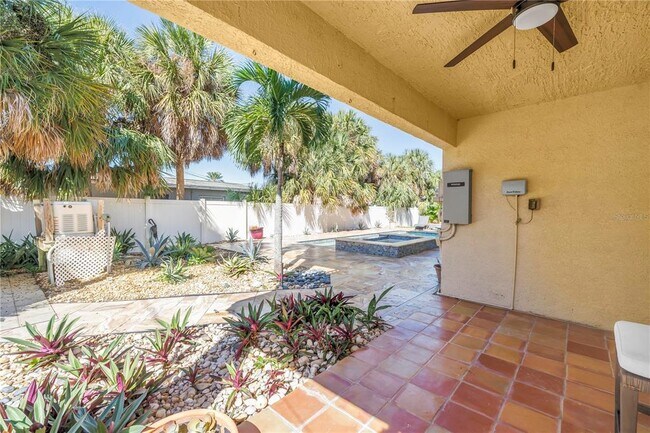 Building Photo - 8702 Blind Pass Rd