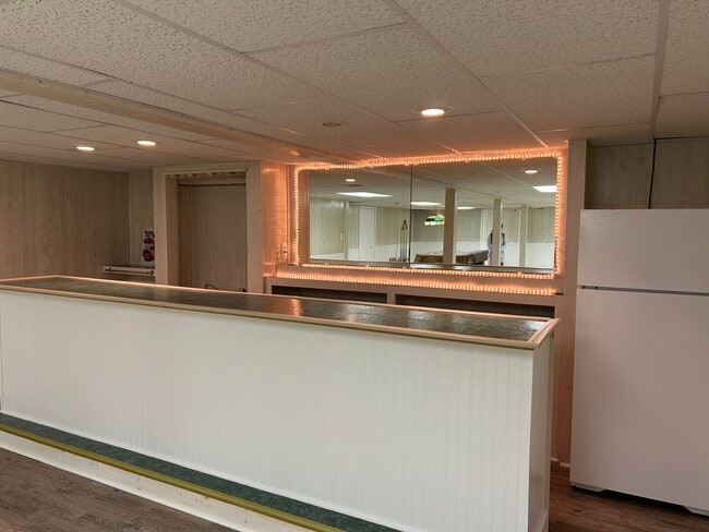 Building Photo - 21878 E Sunset Dr
