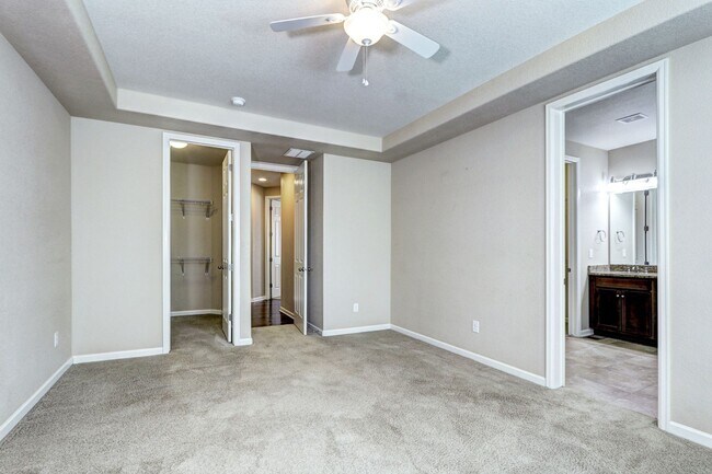 Building Photo - Location! Villages at Castle Rock 3bed/2.5...