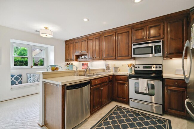 Building Photo - 258 Archer's Mead