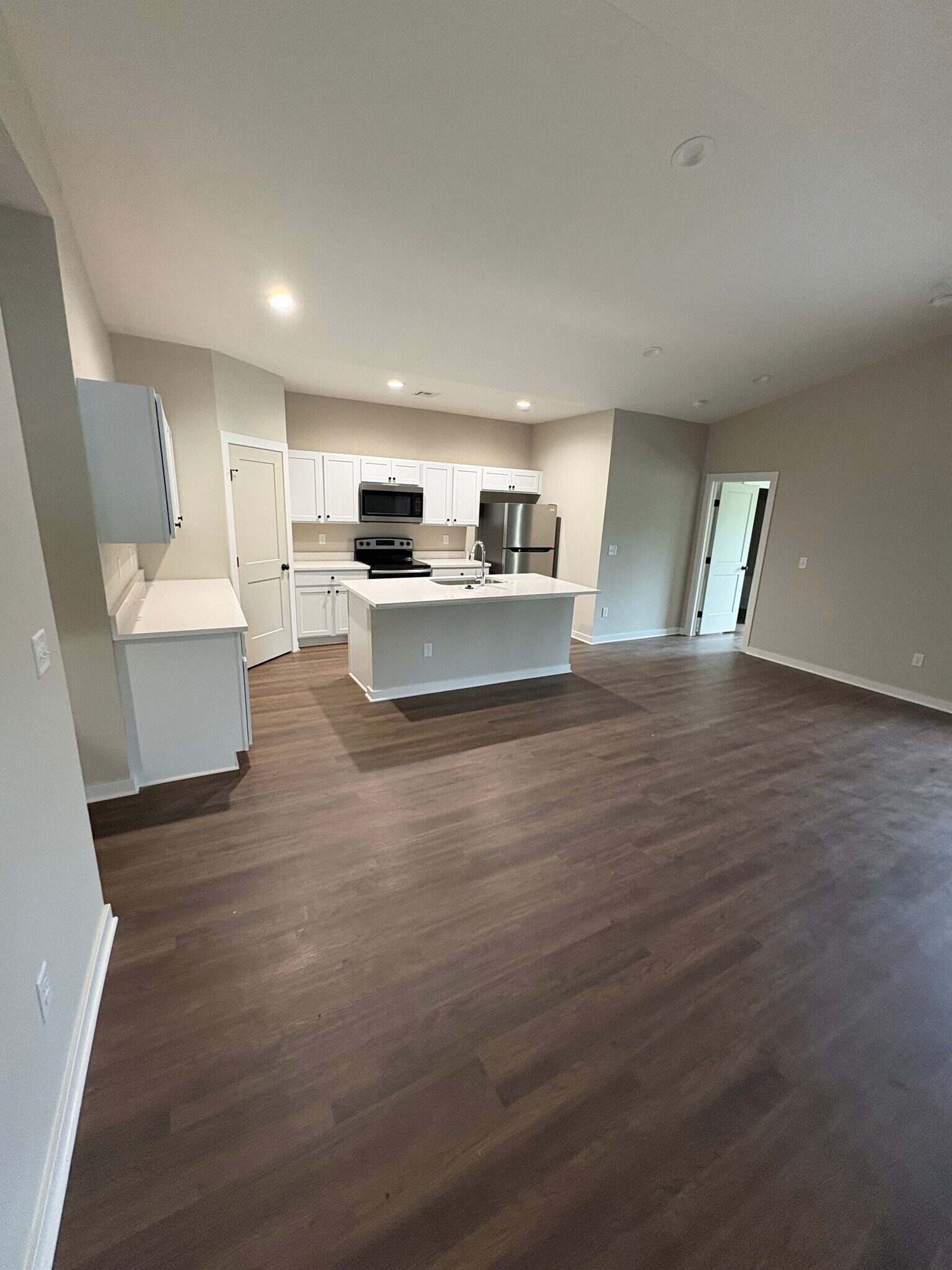 Building Photo - 15509 W Josephine St
