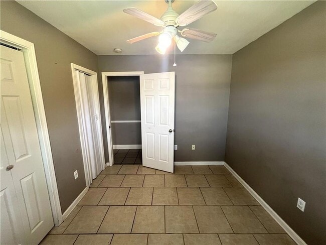 Building Photo - 2104 Lena Dr