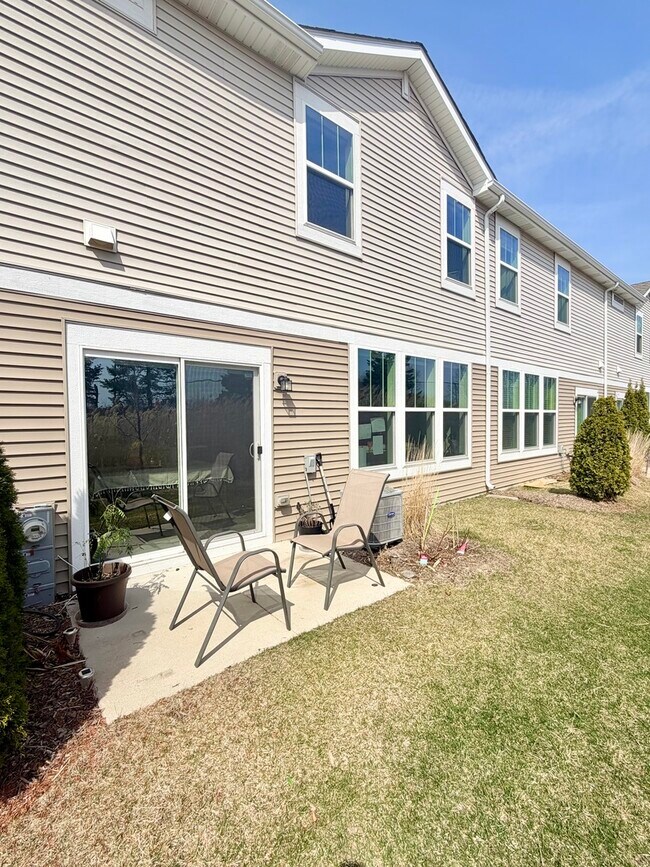 Building Photo - 2826 Kessler Dr