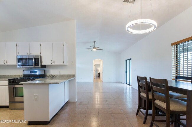 Building Photo - 1081 Paseo Freno