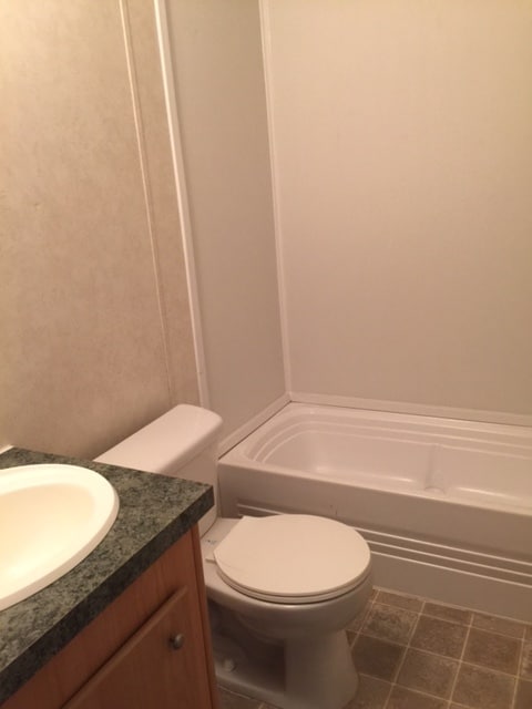 Building Photo - 2843 Winchester Ave