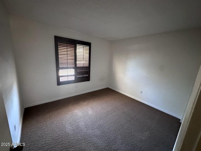 Building Photo - 4501 E Juniper Ave