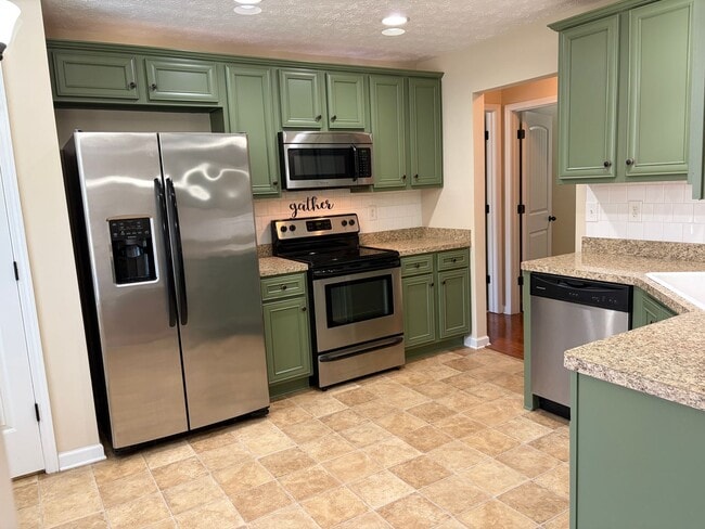 Building Photo - Beautiful Stepless Ranch