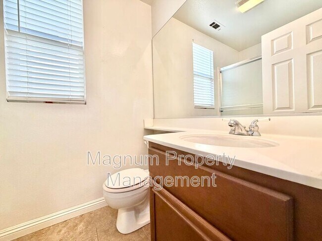 Building Photo - 29751 Maxmillian Ave