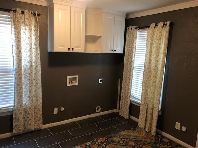 Building Photo - 4332 Calmont Ave