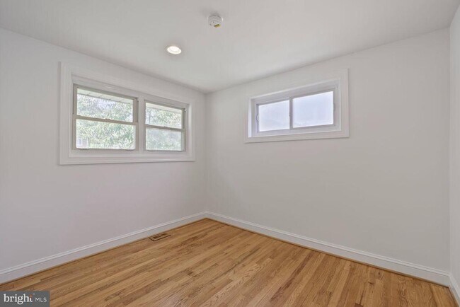 Building Photo - 10213 Duvawn Pl