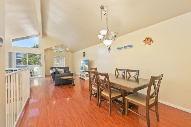 Building Photo - 9-MONTH FURNISHED WINTER RENTAL MID SEPT 2026 THROUGH MID JUNE 2027 **3-car parking**