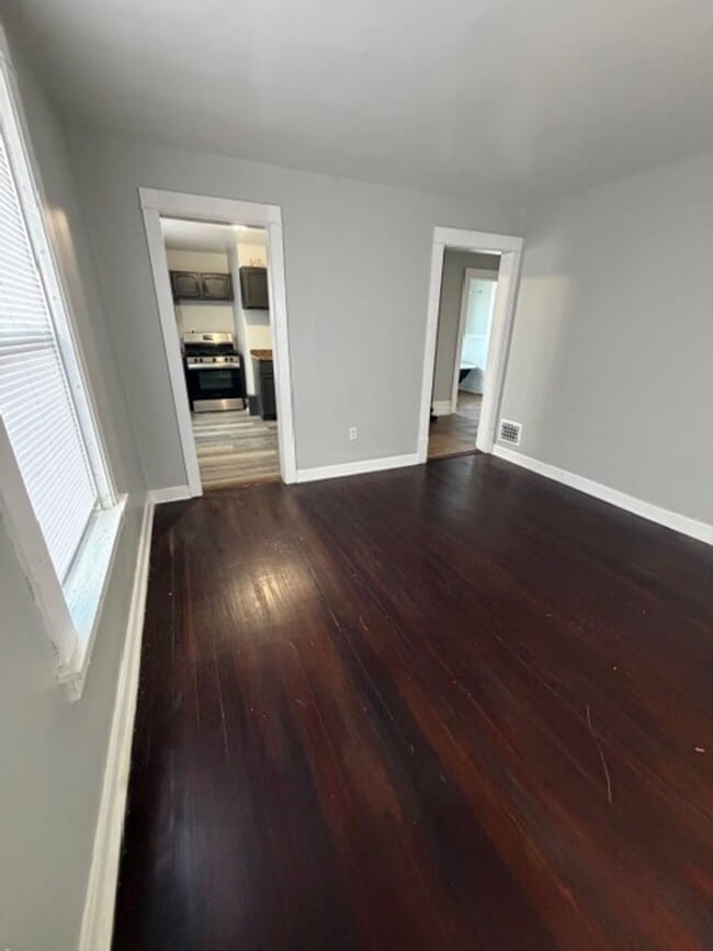 Building Photo - FON1178