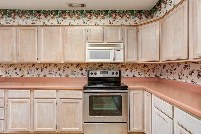 Building Photo - 706 Meghan St