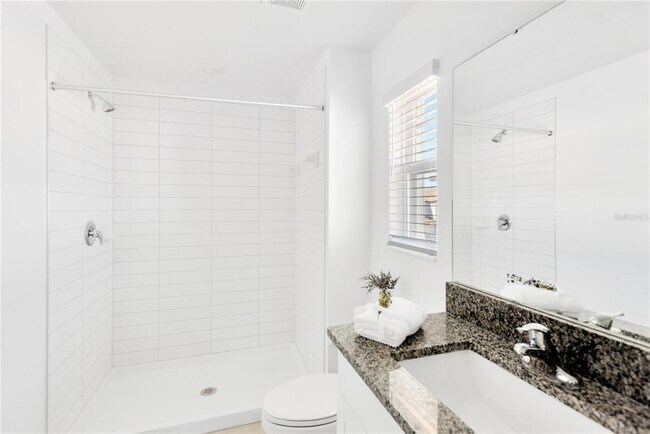 Building Photo - 6032 Shiner St