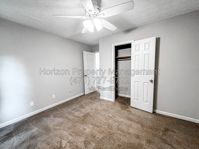 Building Photo - 4925 Farmstead Ct NE