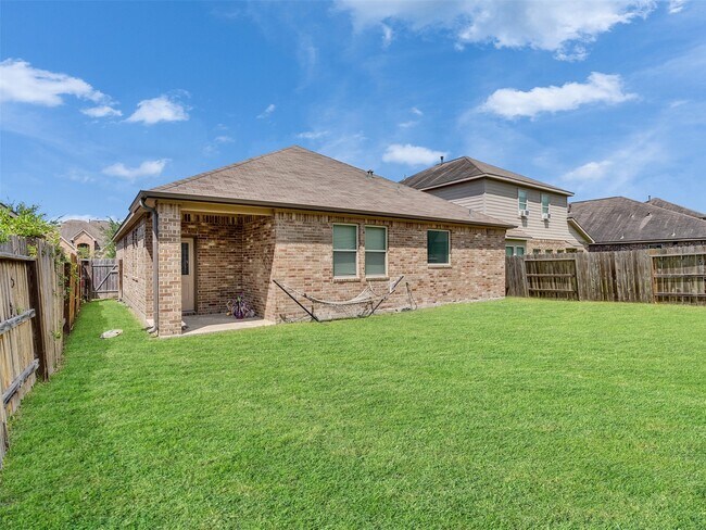 Building Photo - 10026 Thicket Park Ln