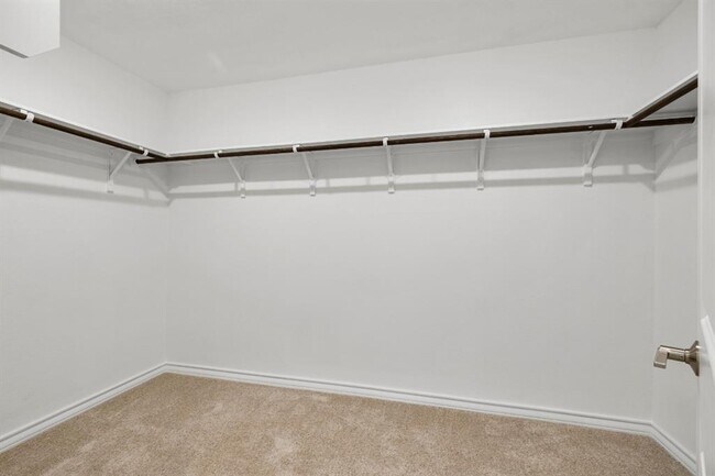 Building Photo - 5304 Jason Dr