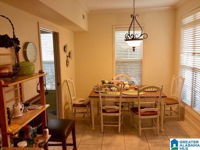 Building Photo - 2601 Manchester Ct