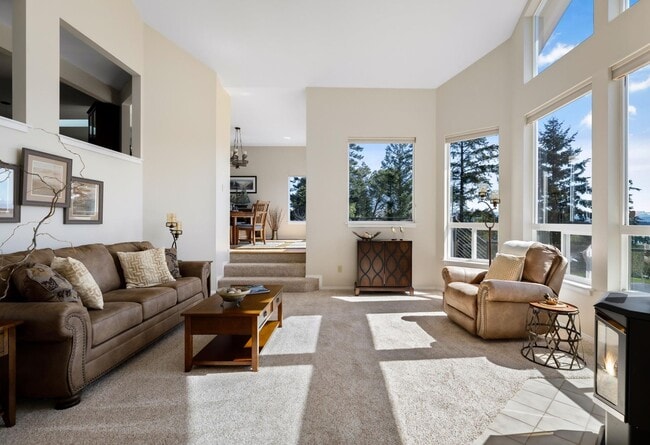 Building Photo - Stunning View Home In Oak Harbor! Availabl...