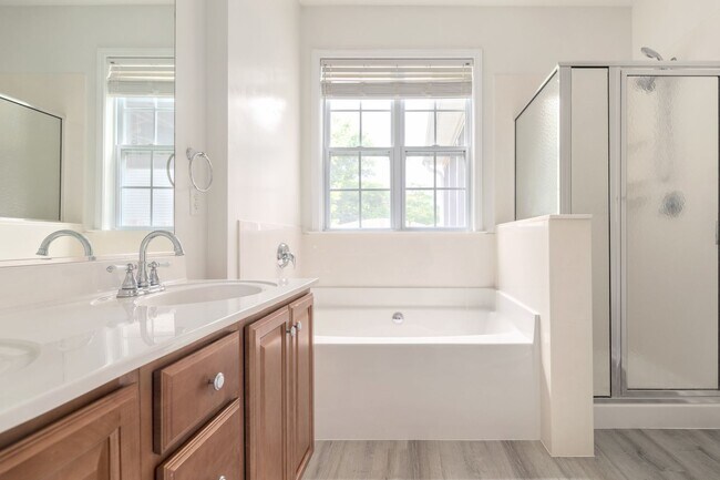 Building Photo - Beautiful Home in Fletcher