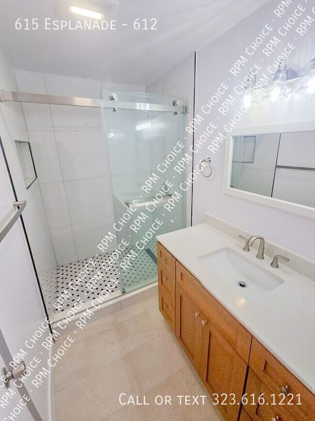 Building Photo - 615 Esplanade-612