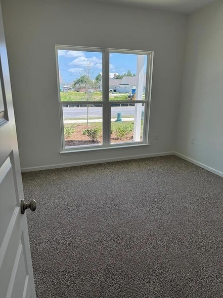 Building Photo - 94 Bluebeech St