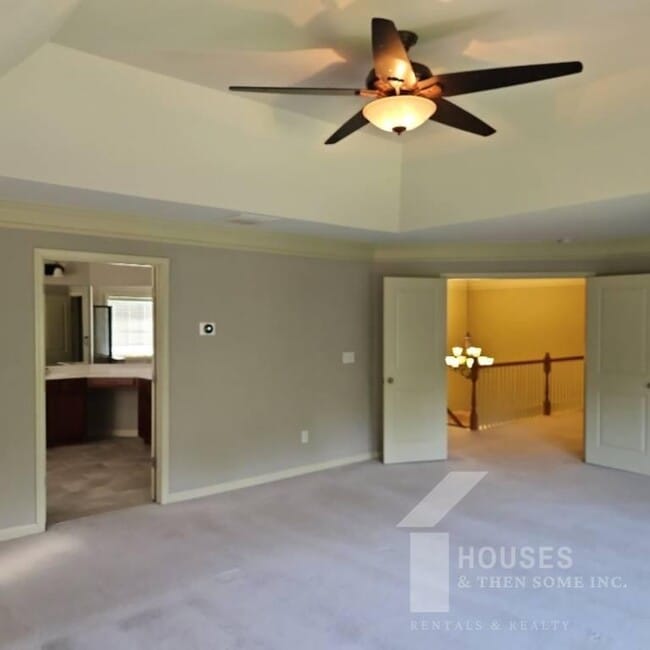 Building Photo - 204 Wild Meadow Dr