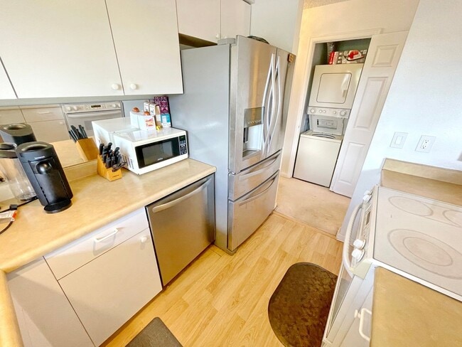 Building Photo - Maui Gardens - Central Kihei Resort Style Complex - Furnished 2 bed/1.5bath