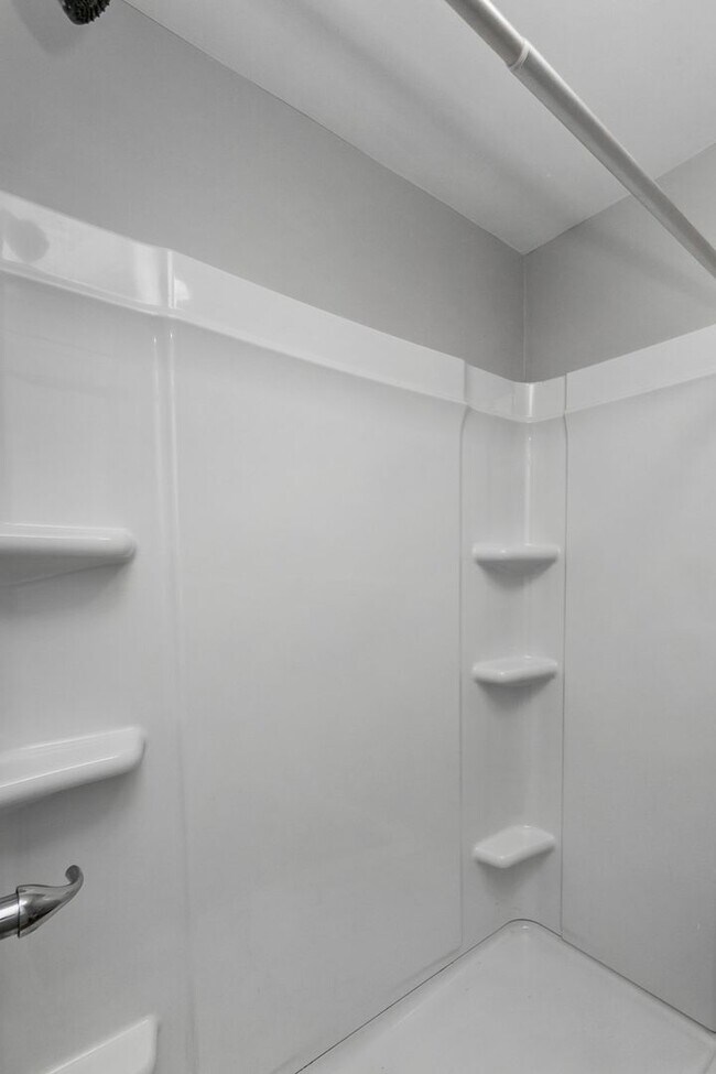 Building Photo - 137-139 Main St