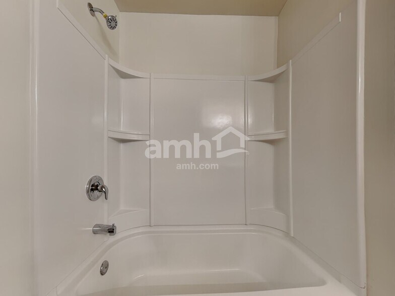 Building Photo - 158 Scotland Dr