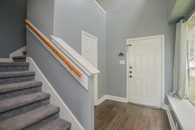Building Photo - 8755 Thistlemoor Ln