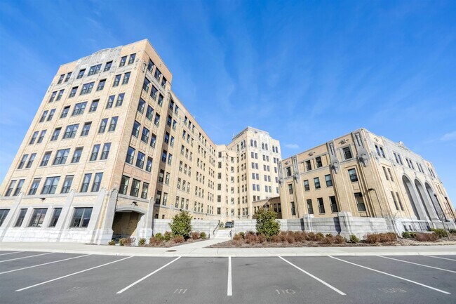 Building Photo - 520 Belleville Ave