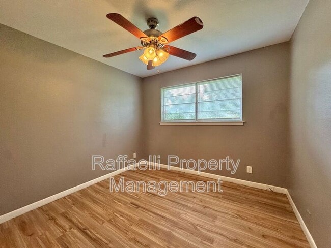 Building Photo - 3 Sidney Dr