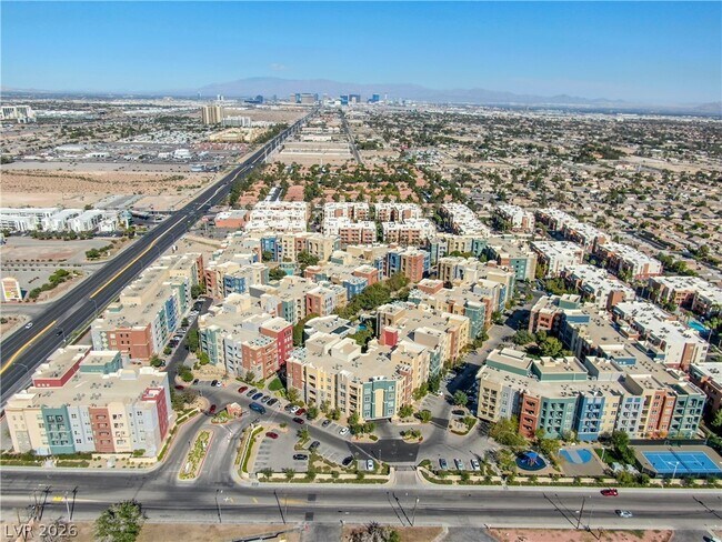 Building Photo - 62 E Serene Ave