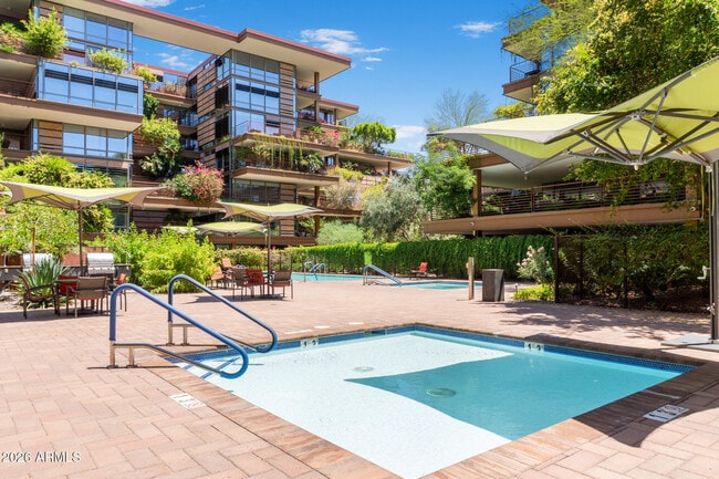 Building Photo - 7131 E Rancho Vista Dr