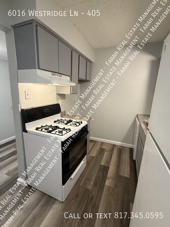 Building Photo - 6016 Westridge Ln