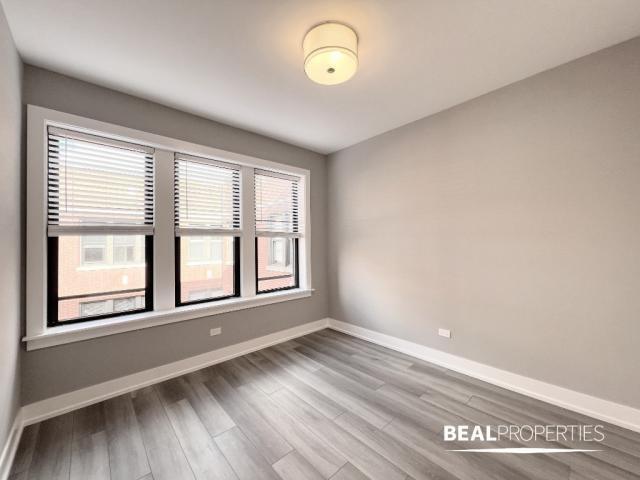 Building Photo - 2 bedroom in CHICAGO IL 60613