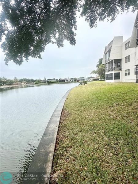 Building Photo - 9330 Lime Bay Blvd