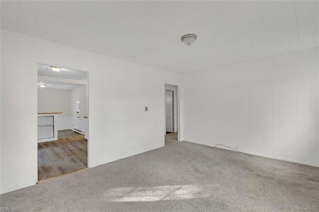 Building Photo - 40 Lilac Ln