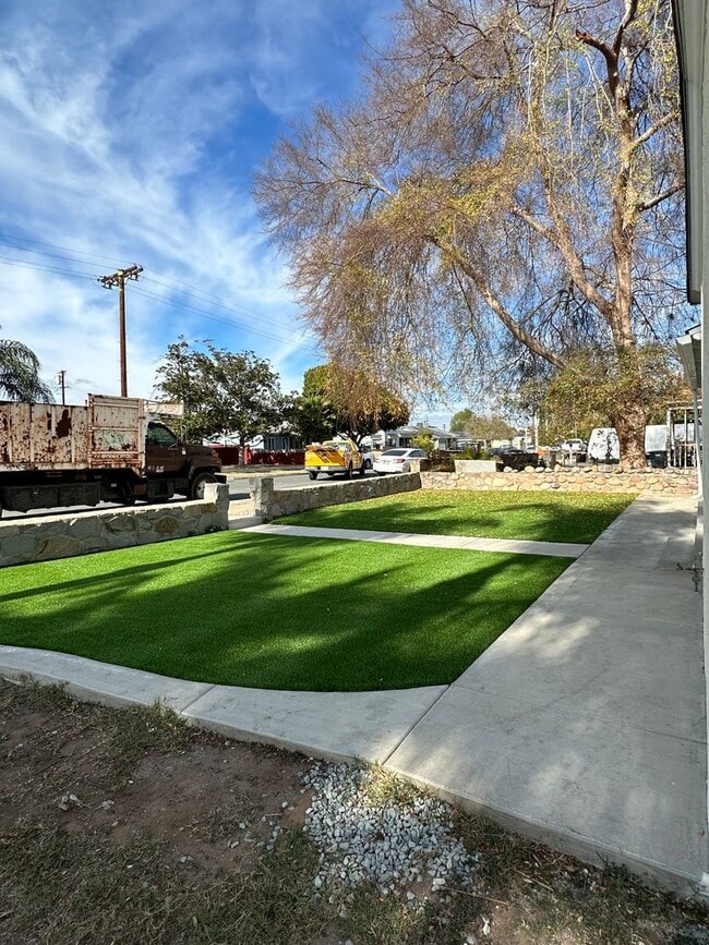 Building Photo - 317 Richfield Ave