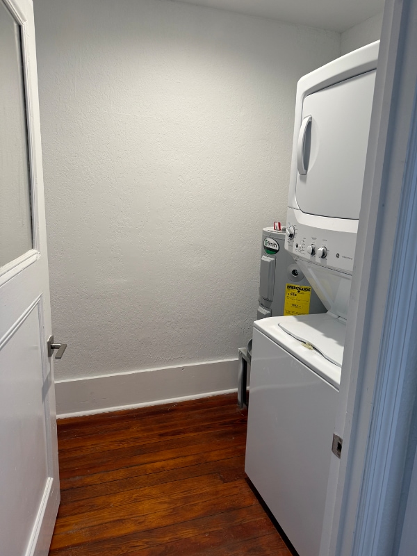 Building Photo - 1090 10th St N