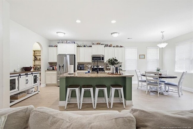 Building Photo - 90 Countryside Dr