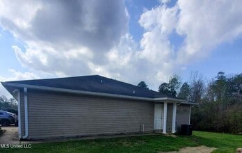 Building Photo - 4 Ivy Cove