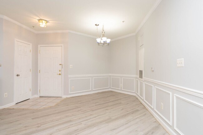 Building Photo - 2 Bed 2 Bath Condo in Westbriar Condominiums