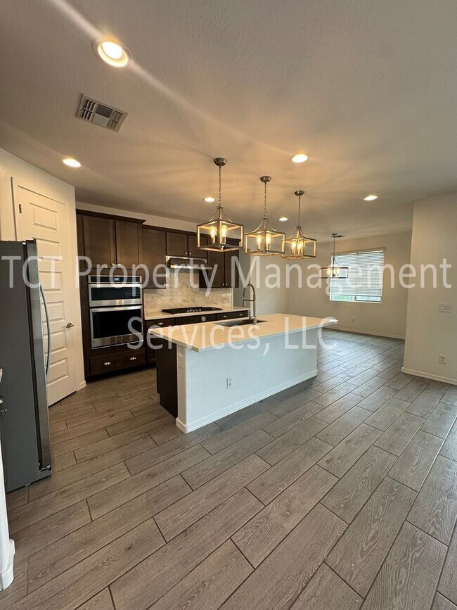 Building Photo - Beautiful Home in Spur Cross with Custom Touches
