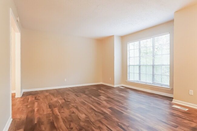 Building Photo - 5040 Ewell Ln