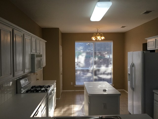 Building Photo - 4300 Brinker Ct