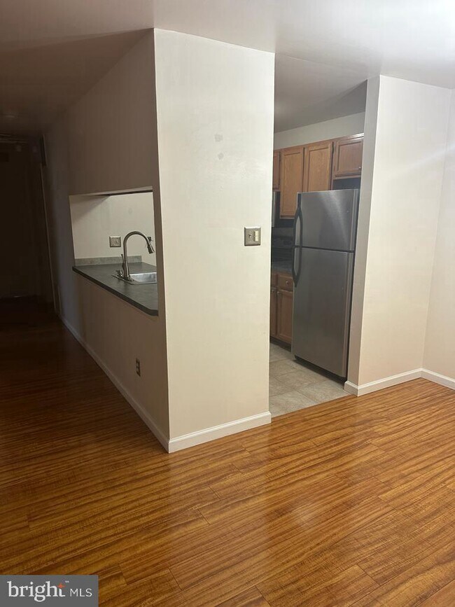 Building Photo - 113 The Woods