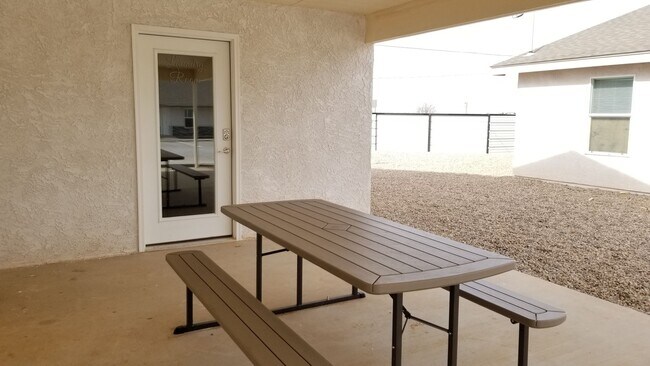 Building Photo - NEW LUXURY ONE BEDROOM APARTMENT FULLY FURNISHED